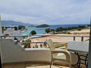 Chambre Double, vue mer | Terrasse/Patio