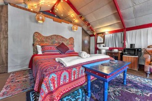 1 bedroom, iron/ironing board, Internet, bed sheets