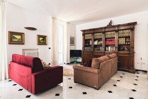 Smart TV, computer monitors