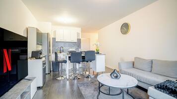 Smart TV, DVD player, video library, stereo