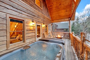 Terrace/patio - Lux Treehouse Cabin, Hot tub,KingBed, Firepit, Arcade, .7 to Parkway,  Dollywood (Pigeon Forge)