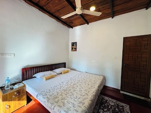 2 bedrooms, desk, free WiFi, bed sheets