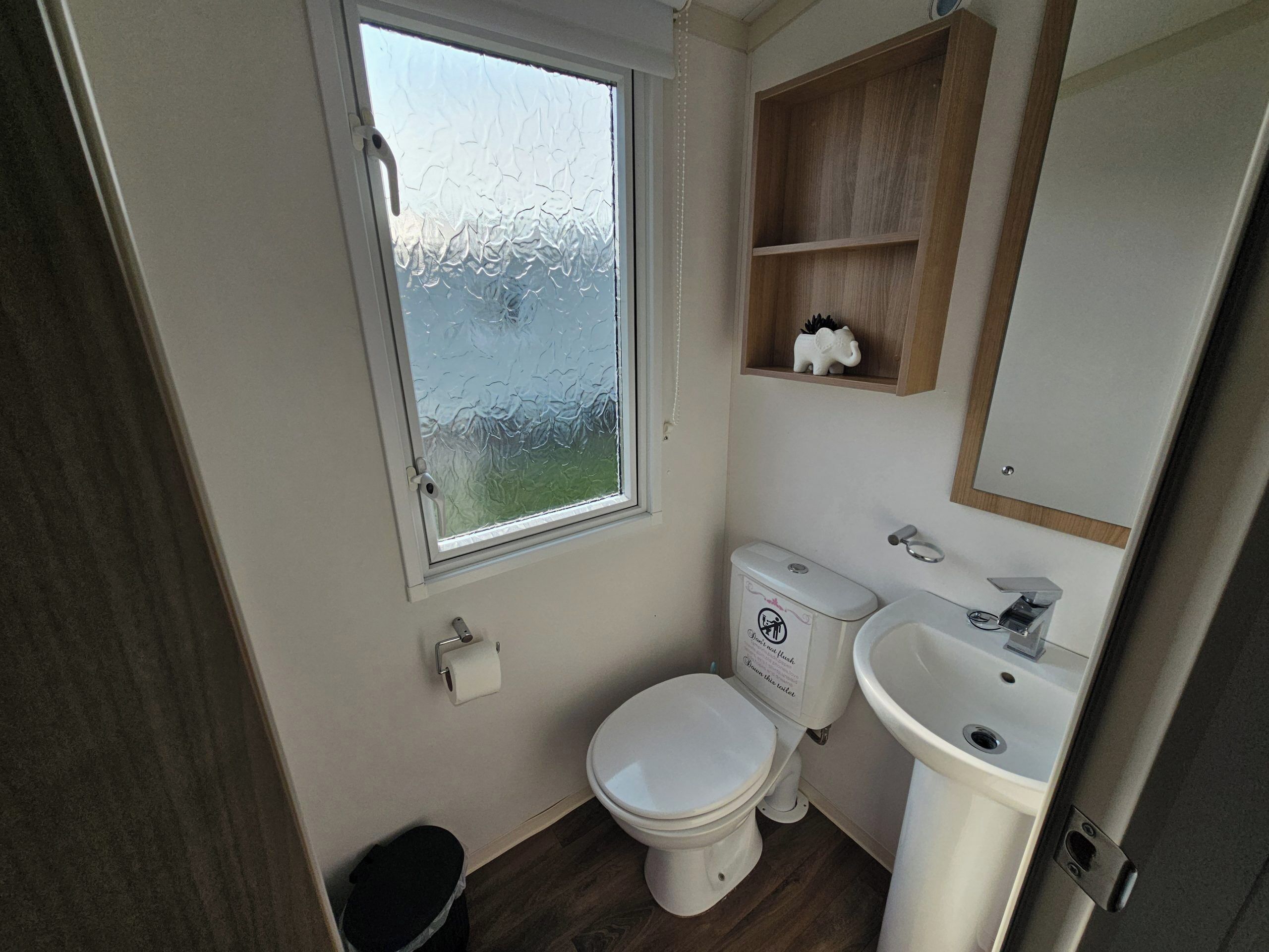 Cabin | Bathroom | Shower, toilet paper