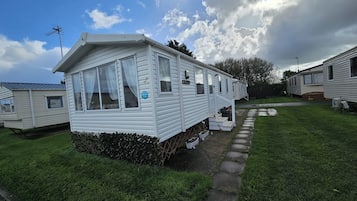 Cabin | Exterior