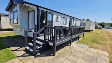 Cabin | Exterior