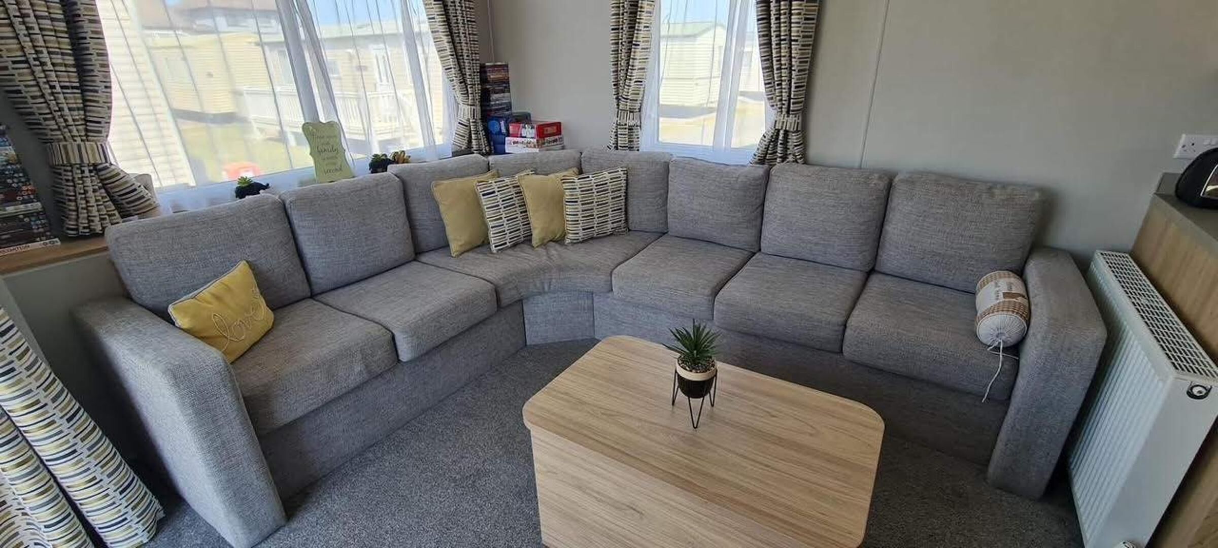 Cabin | Living area | Fireplace