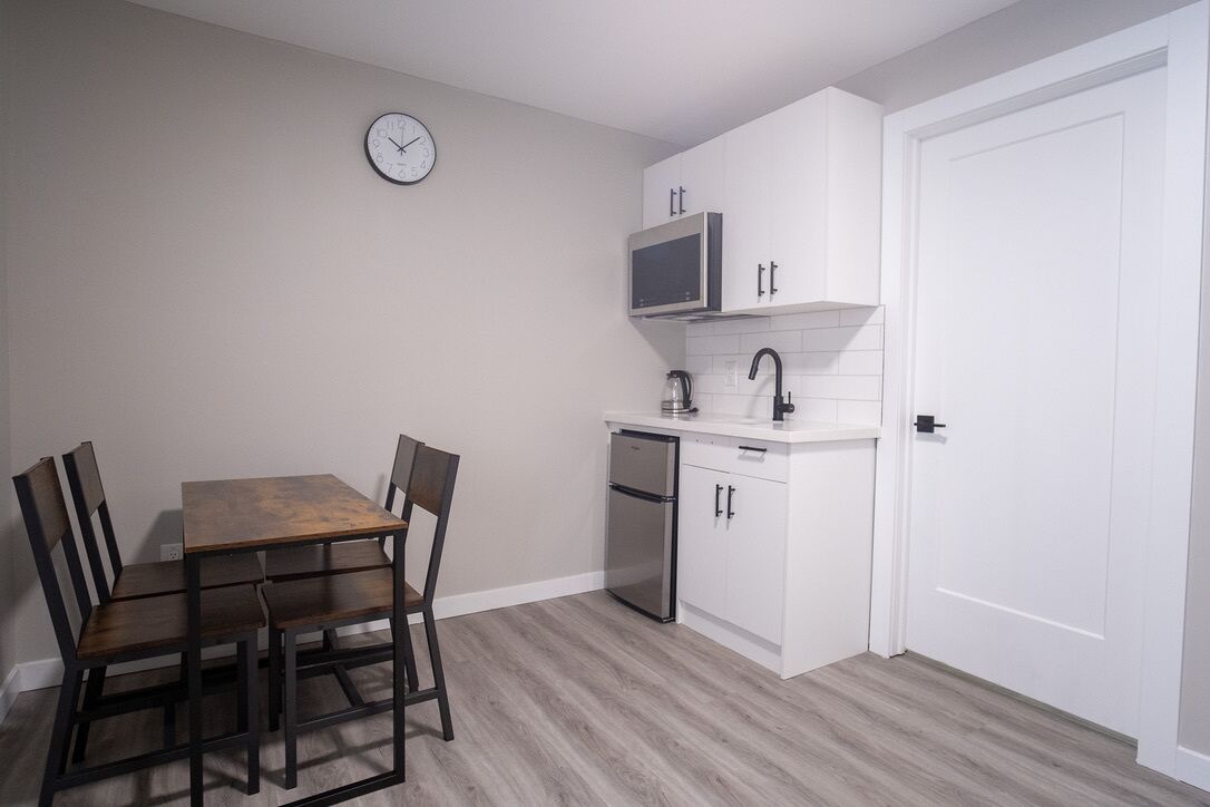 Executive Quadruple Room, Non Smoking | Private kitchen