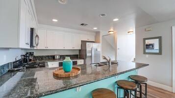 Apartment, Multiple Beds, Patio, City View | Private kitchen | Coffee/tea maker