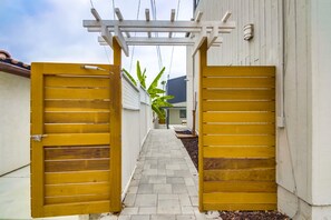 Property grounds - Beryl Bungalow (San Diego)