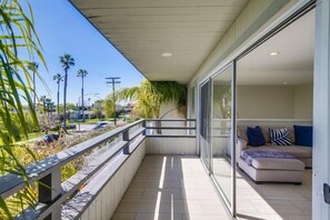 Apartment, Multiple Beds, Patio, Partial Ocean View | Terrace/patio