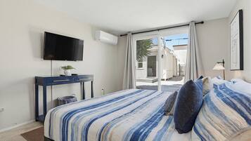 House, Multiple Beds, Patio, City View | 4 bedrooms, individually decorated, individually furnished, bed sheets