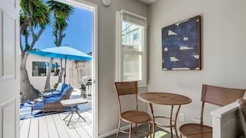 House, Multiple Beds, Patio, City View | Interior