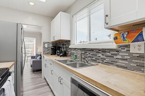 House, Multiple Beds, Patio, City View | Private kitchen | Coffee/tea maker - Blue Water Bungalow (San Diego)