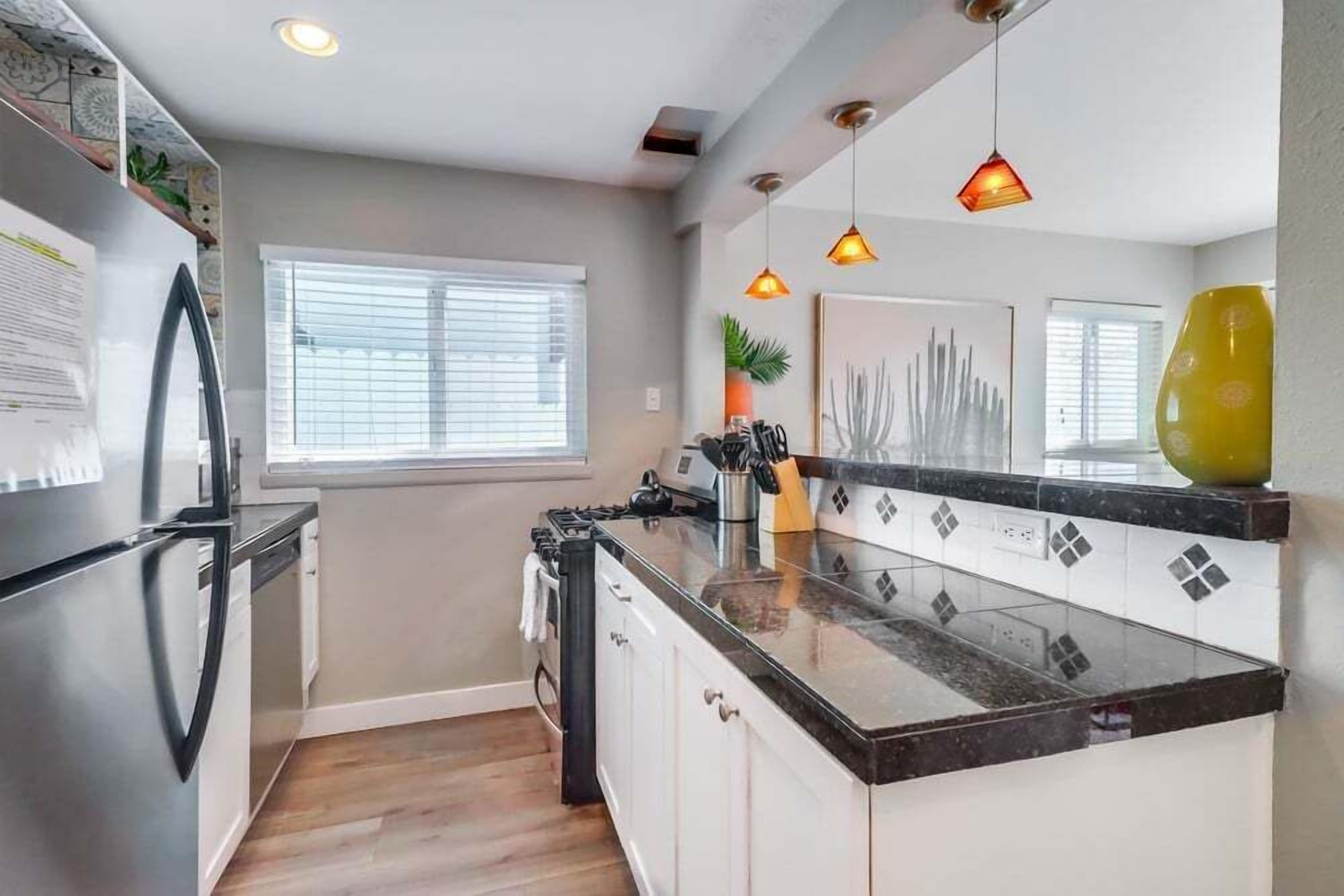 Apartment, Multiple Beds, Hot Tub, City View | Private kitchen | Coffee/tea maker