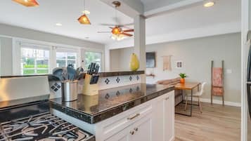 Apartment, Multiple Beds, Hot Tub, City View | Private kitchen | Coffee/tea maker