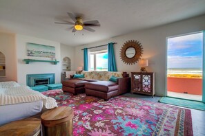 Ferienhaus, Mehrere Betten, Terrasse, Meerblick | Wohnbereich