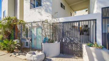 Apartment, Multiple Beds, Balcony, Ocean View | Property grounds