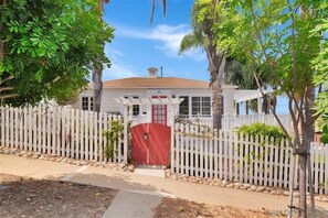 Exterior - Coral Cottage (San Diego)