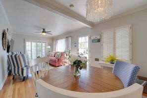 Dining - Coral Cottage (San Diego)