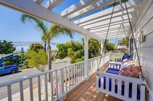 Property grounds - Coral Cottage (San Diego)