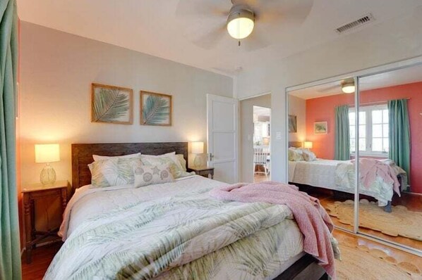 Maison, 2 grands lits, baignoire à remous, vue sur la ville | 2 chambres, décor unique, ameublement unique, literie fournie