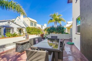 屋外ダイニングエリア