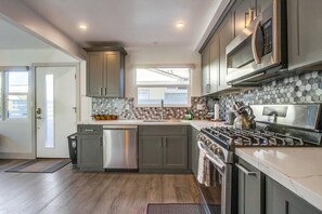 Appartement, Meerdere bedden, terras, uitzicht op de stad | Privékeuken | Een koffiezetapparaat/waterkoker