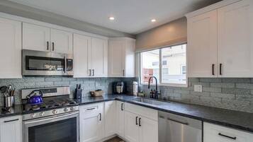 House, Multiple Beds, Balcony, Ocean View | Private kitchen | Coffee/tea maker