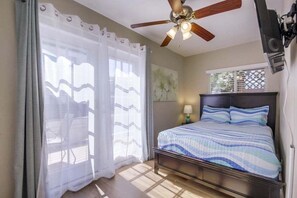 Cottage, plusieurs lits, patio, vue ville | 2 chambres, décoration personnalisée, ameublement personnalisé