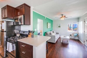 Condo, 1 Queen Bed with Sofa bed, Patio, City View | Private kitchen | Coffee/tea maker