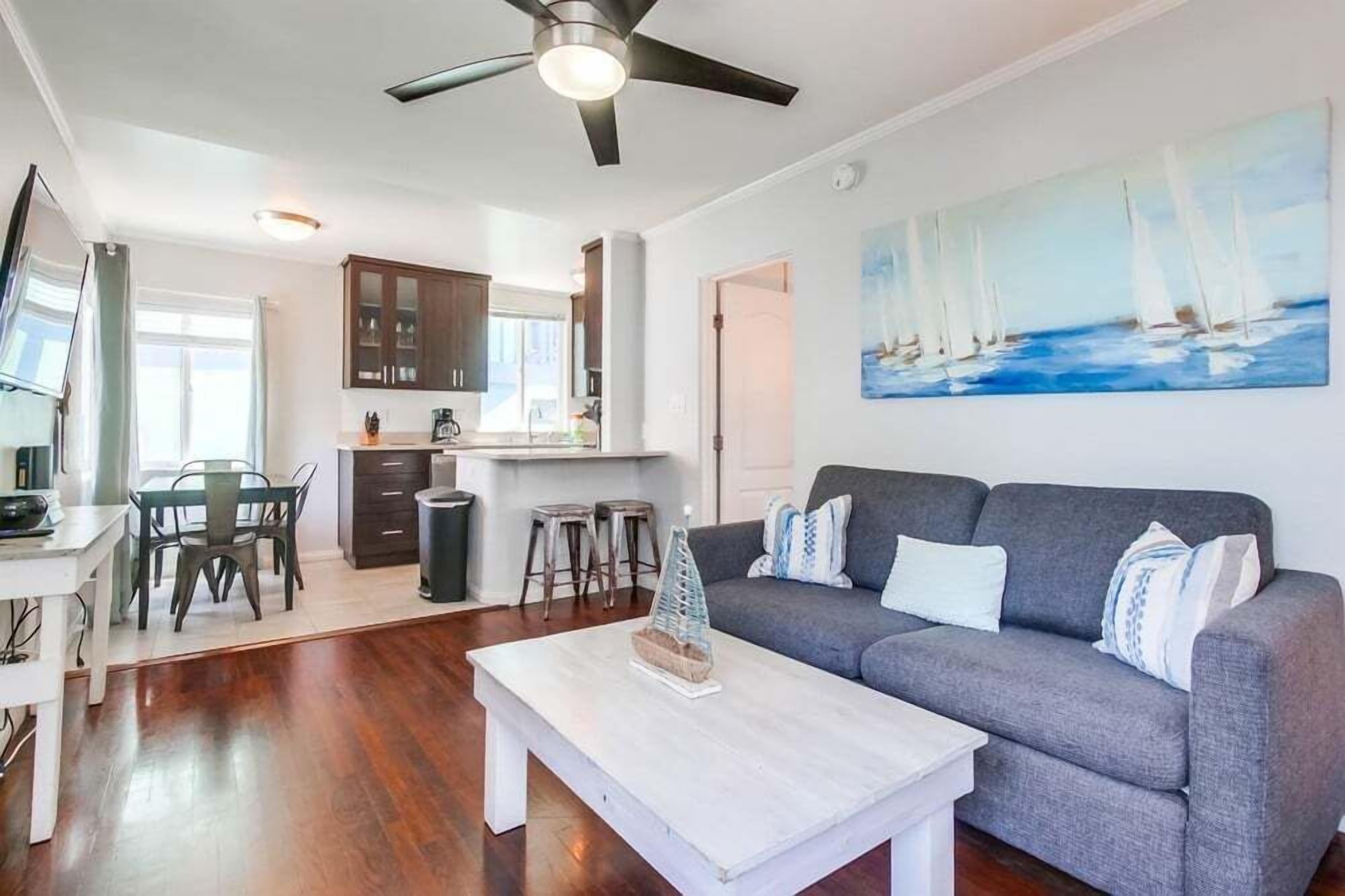 Apartment, Multiple Beds, Patio, Ocean View | Living area