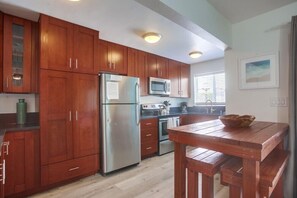Apartment, Multiple Beds, Hot Tub, Partial Ocean View | Private kitchen | Coffee/tea maker
