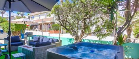 Apartment, Multiple Beds, Hot Tub, Partial Ocean View | Terrace/patio