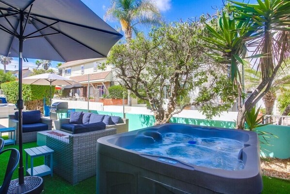 Apartment, Berbilang Katil, Hot Tub, Partial Ocean View | Teres/patio