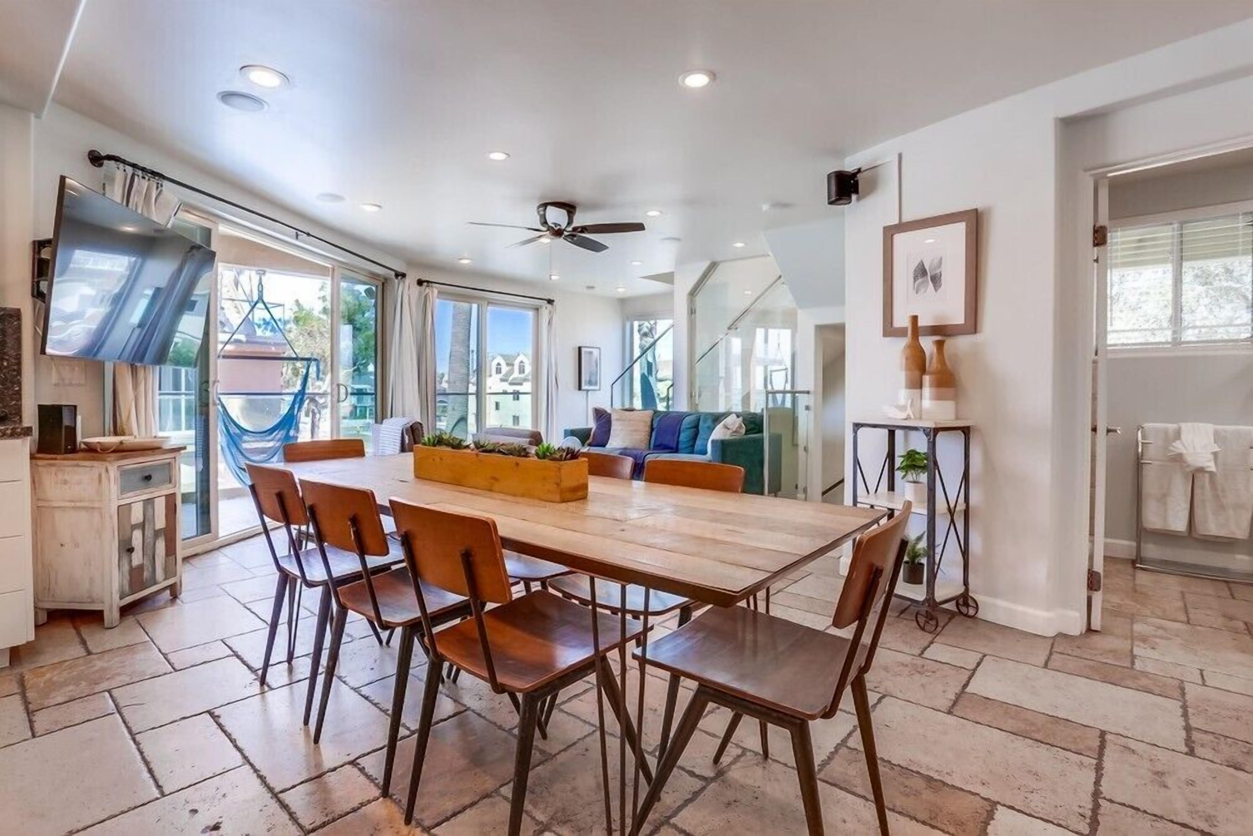 Apartment, Multiple Beds, Hot Tub, Ocean View | 4 bedrooms, individually decorated, individually furnished, bed sheets