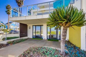 Kondominium, Beberapa Tempat Tidur, balkon, pemandangan pantai | Eksterior