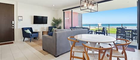 Condo, 2 camas Queen size, balcón, vista al océano | Interior
