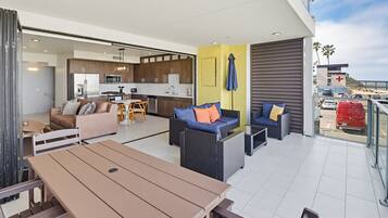 Appartamento, letti multipli, balcone, vista oceano | Interni