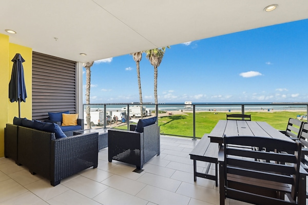 Condo, Multiple Beds, Balcony, Ocean View | Outdoor dining