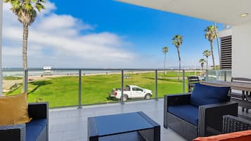 Condo, Multiple Beds, Balcony, Ocean View | Interior