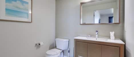 Condo, Multiple Beds, Balcony, Ocean View | Bathroom | Designer toiletries, towels, toilet paper