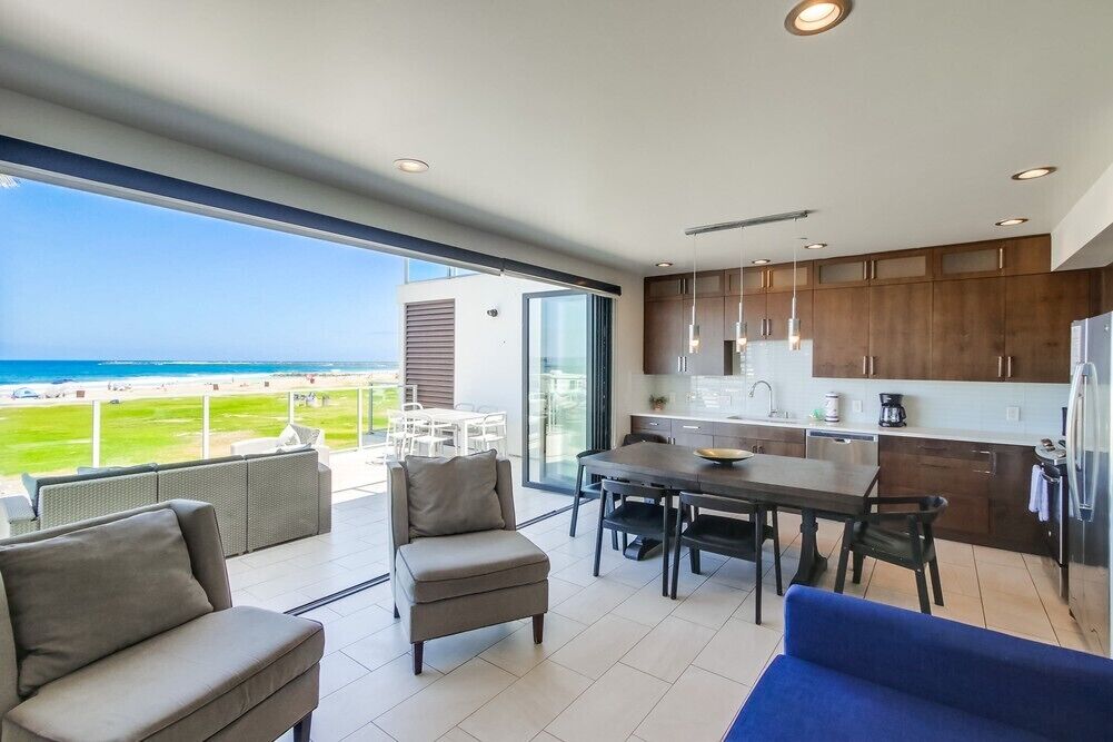 Maison, plusieurs lits, balcon, vue plage | Intérieur