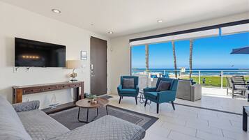 House, Multiple Beds, Balcony, Beach View | Living area