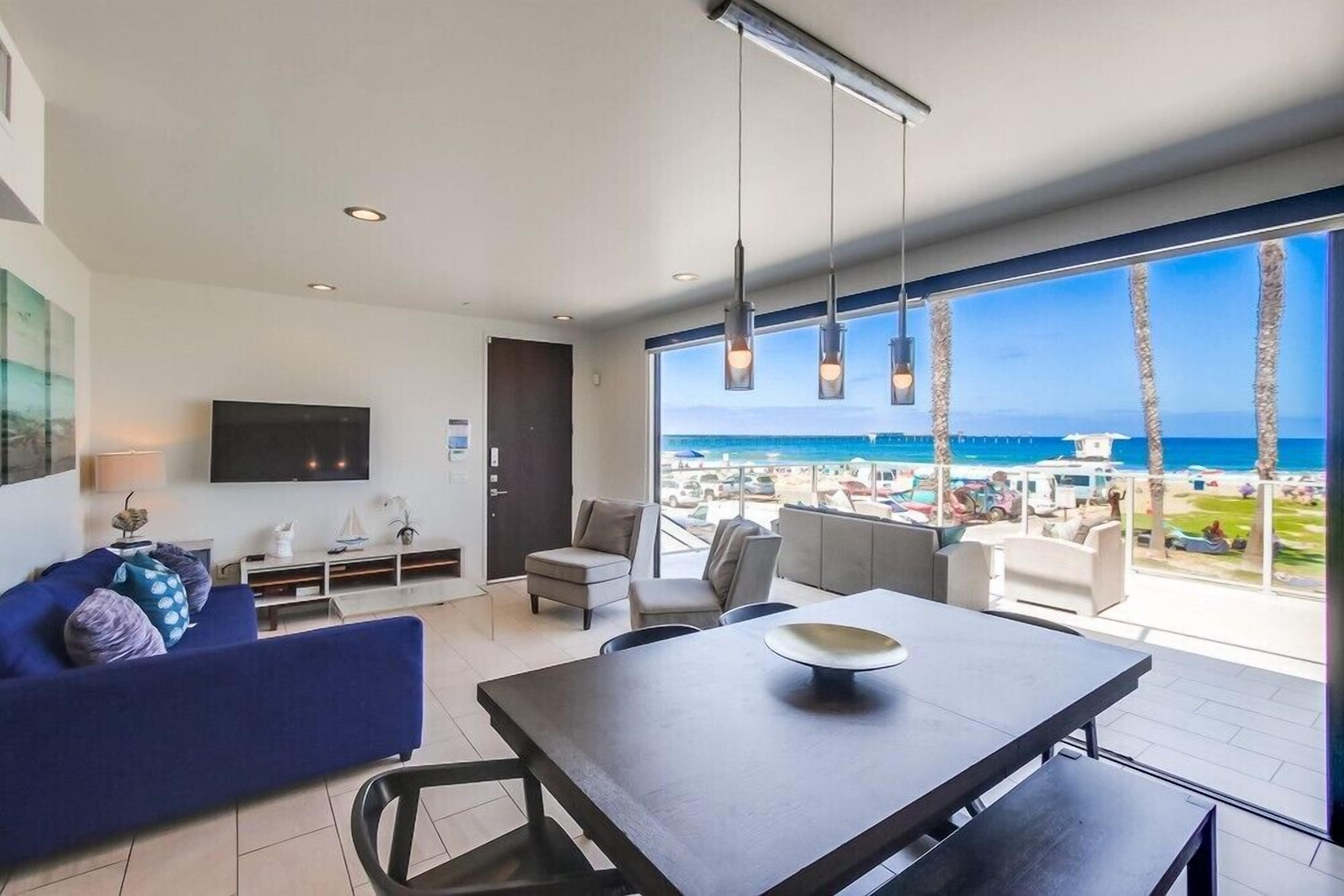 House, Multiple Beds, Balcony, Beach View | Living area