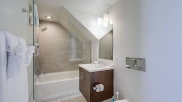 House, Multiple Beds, Balcony, Beach View | Bathroom | Designer toiletries, towels, toilet paper