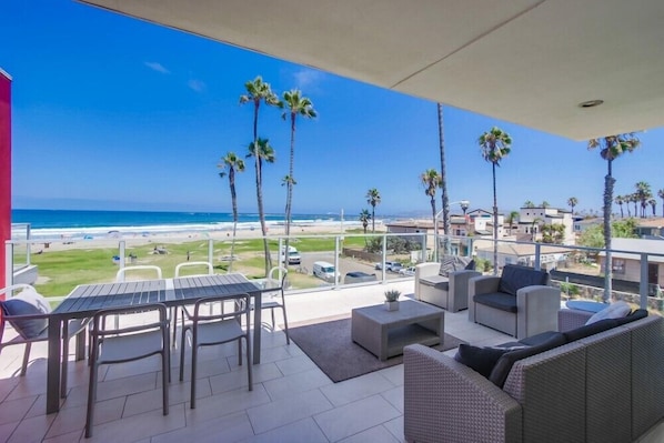 Outdoor dining - Ocean Park 06 (San Diego)