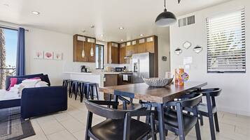 Condo, Multiple Beds, Balcony, Ocean View | Dining
