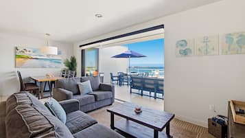 Condo, Multiple Beds, Balcony, Ocean View | Living area