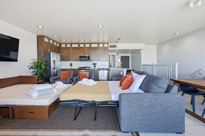 Condo, Multiple Beds, Balcony, Ocean View | Interior