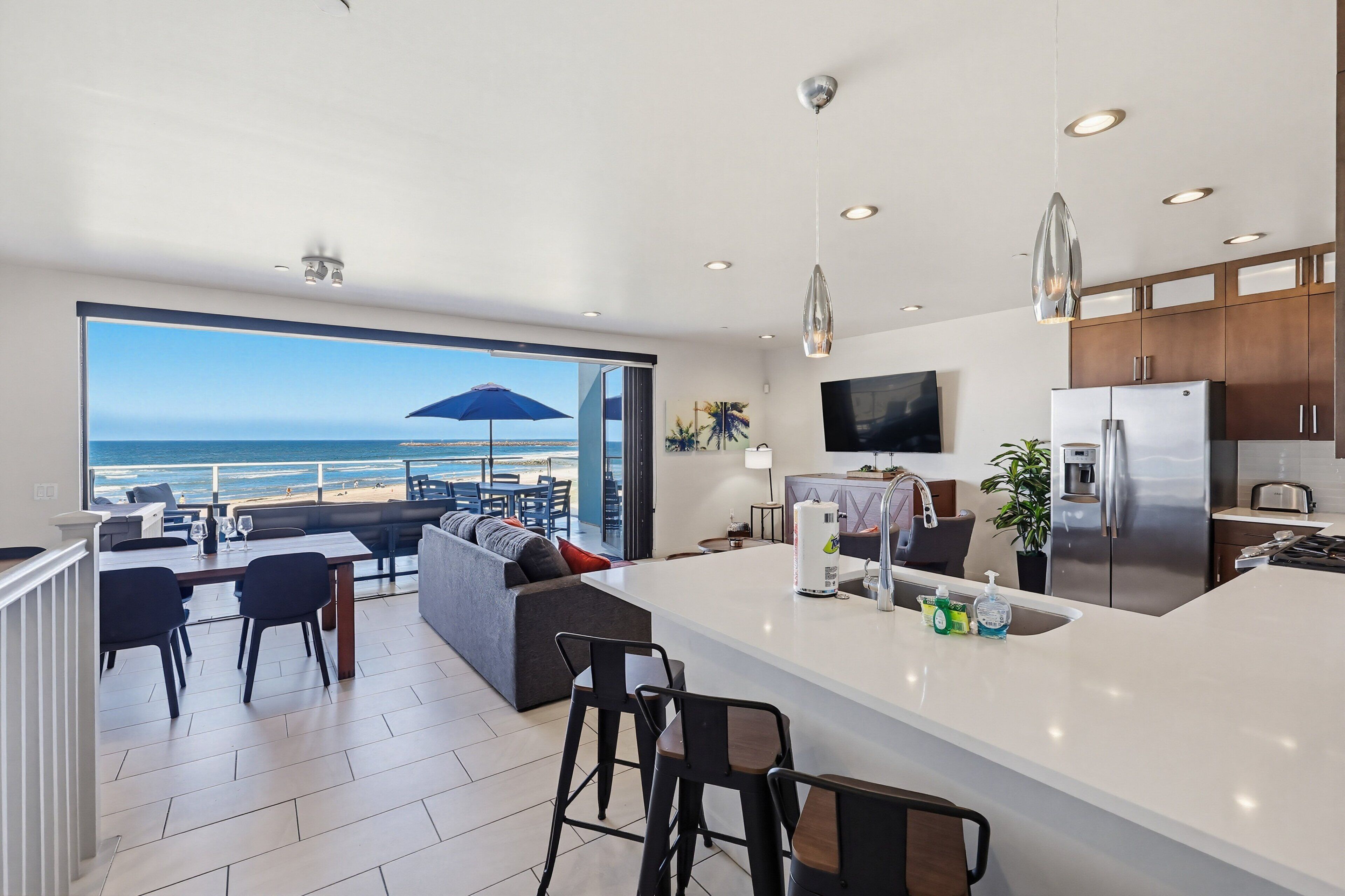 Condo, Multiple Beds, Balcony, Ocean View | Interior